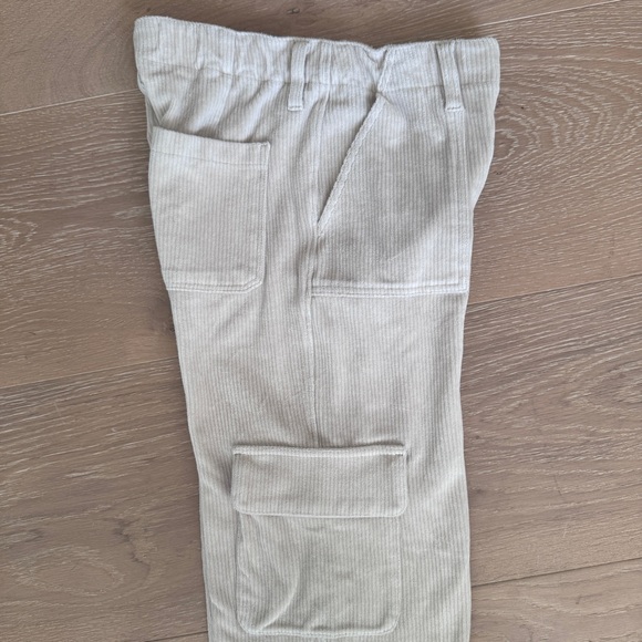 Abercrombie Kids High Rise Wide Leg Corduroy Cargo Pants in cream size 11/12 - Picture 11 of 11
